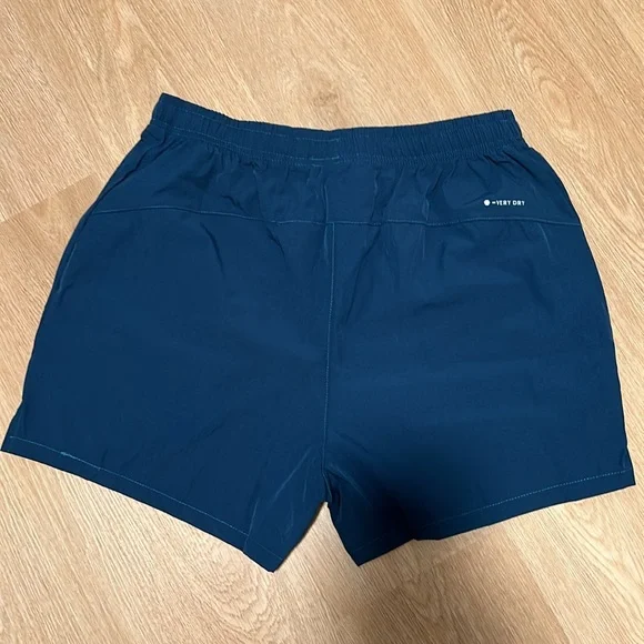 Gym shorts - Picture 3 of 3